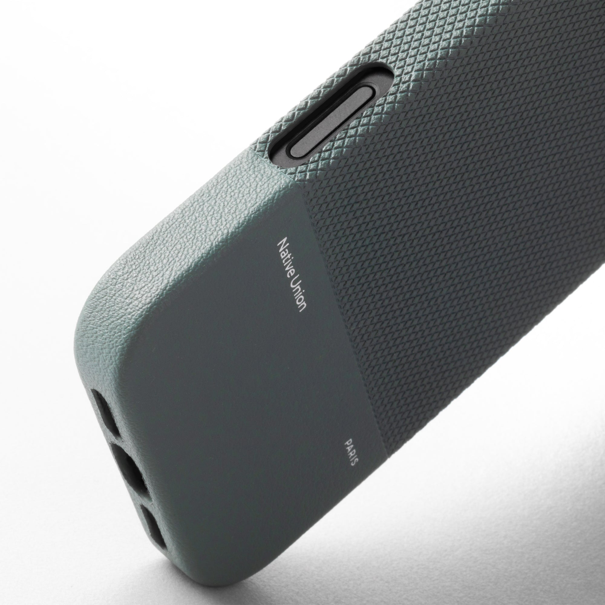 جراب Native Union (Re)Classic Case for iPhone 17 Pro & Pro Max