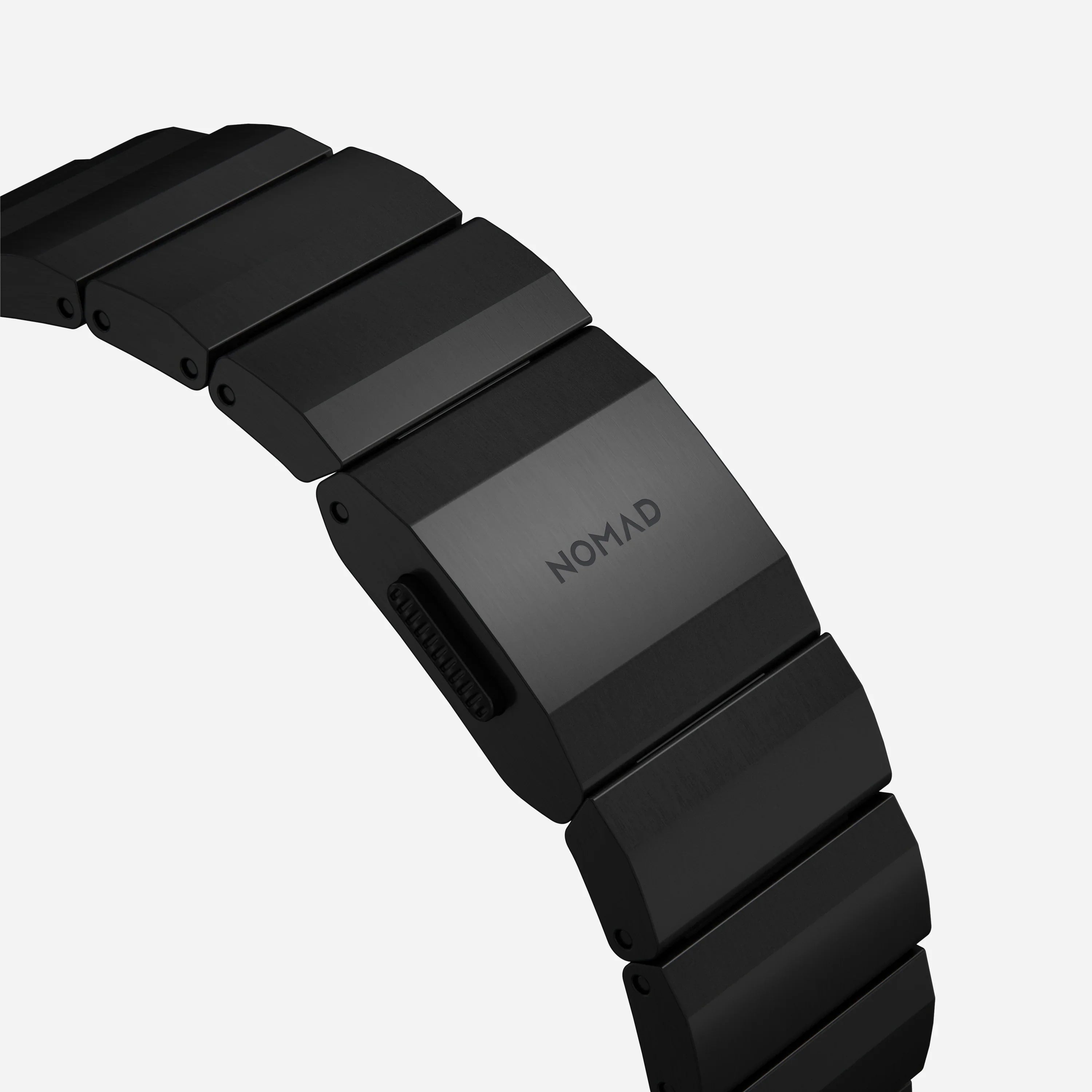حزام تيتانيوم من نوماد ناتشورال هاردوير لساعات أبل 49mm / 46mm