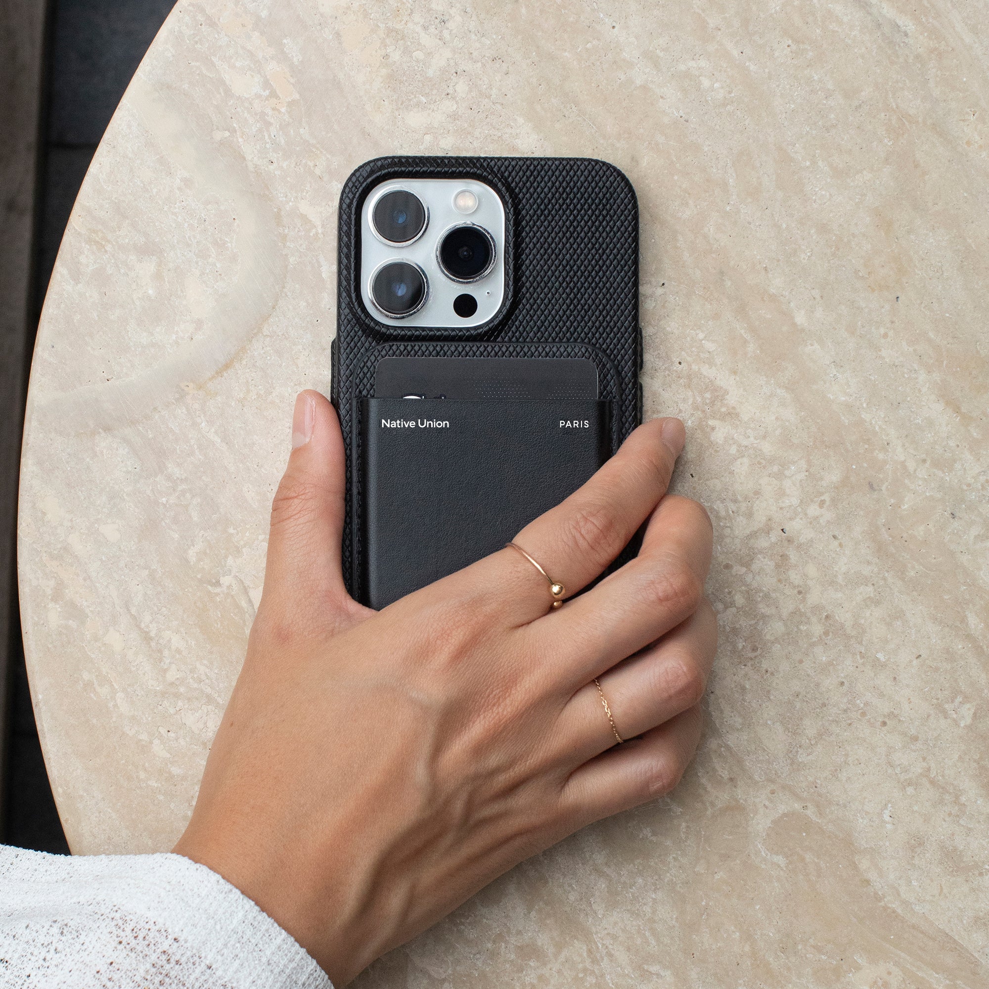 حافظة بطاقات Native Union (Re)Classic MagSafe Wallet