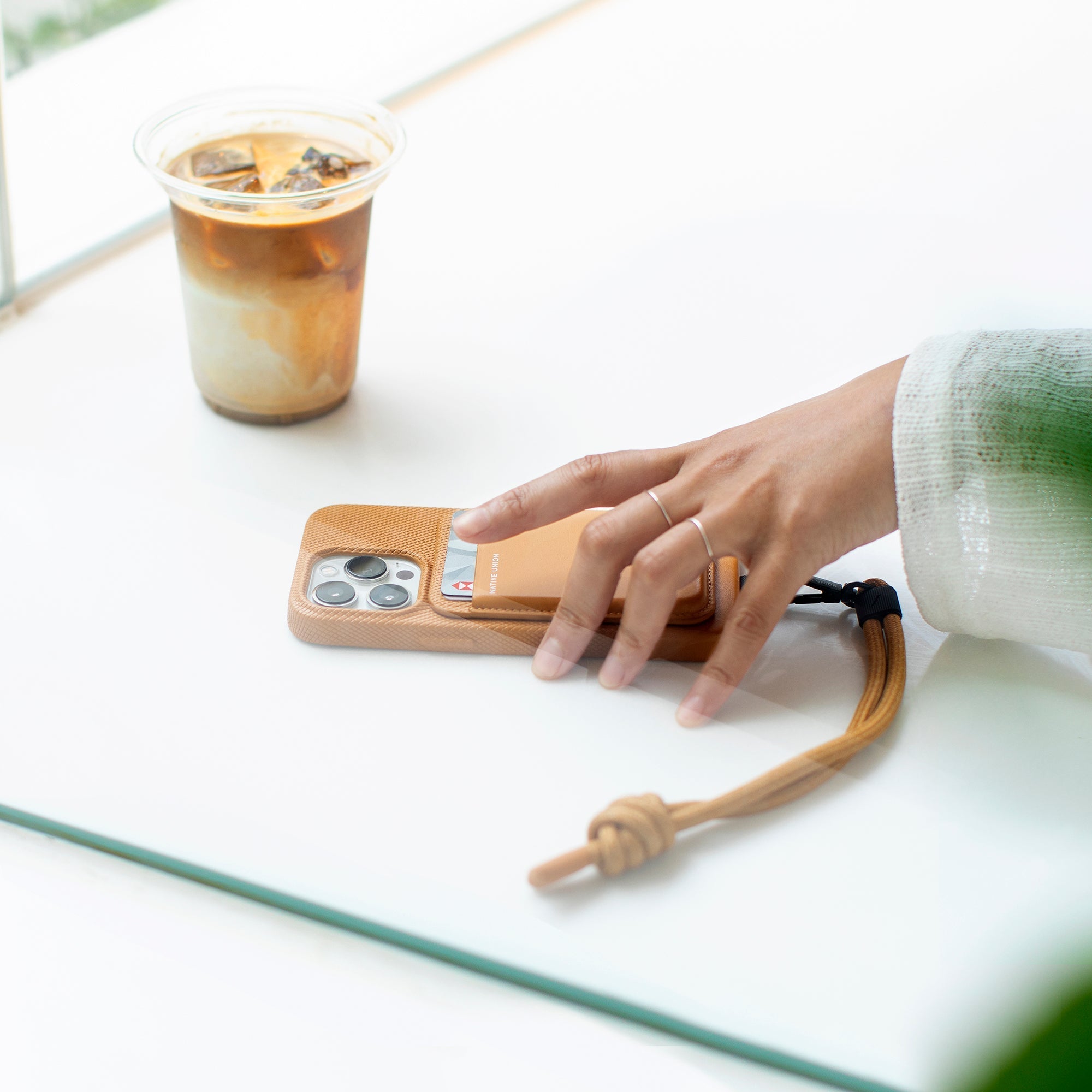حافظة بطاقات Native Union (Re)Classic MagSafe Wallet