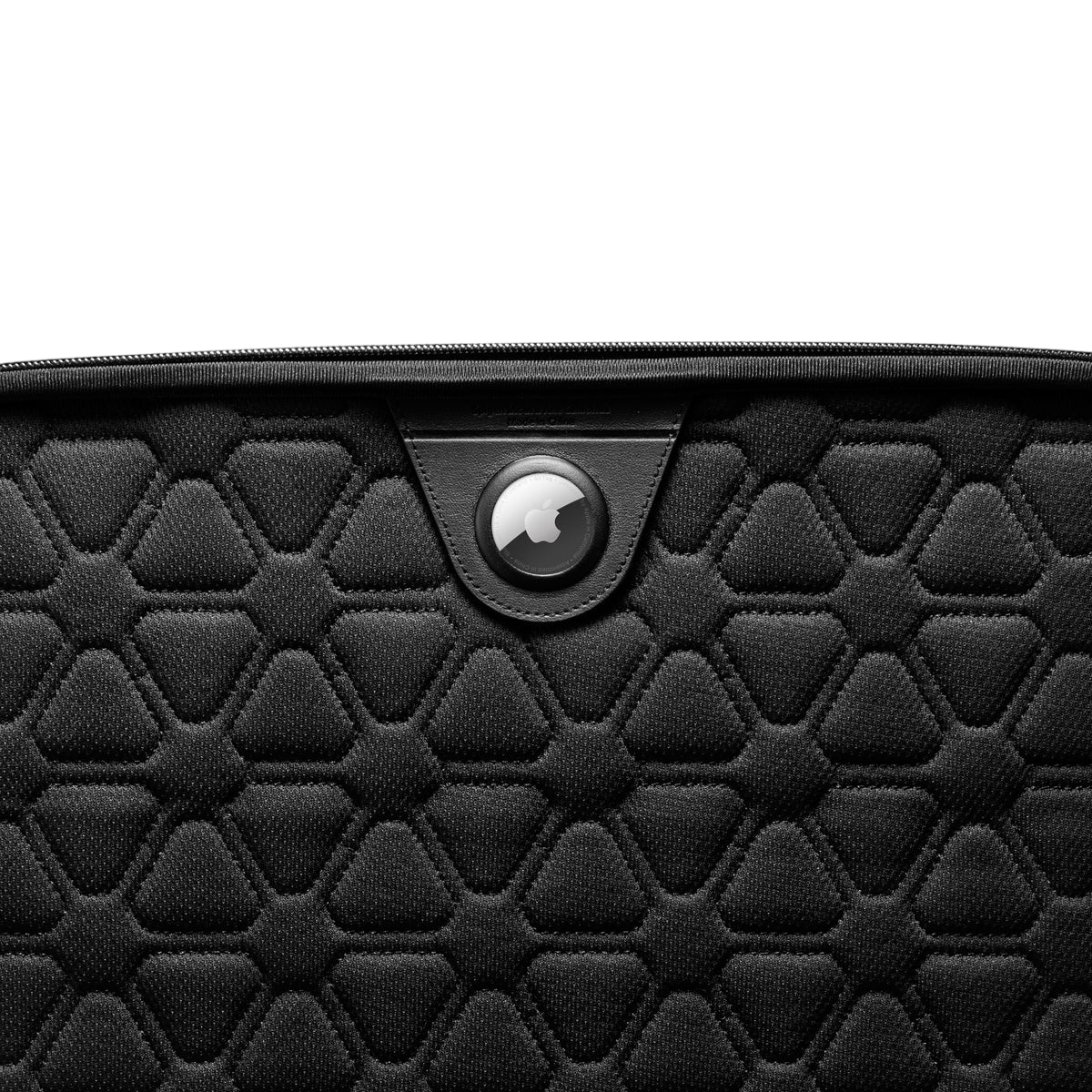 حقيبة Spigen Rugged Armor Pro Pouch for MacBook Pro 16"