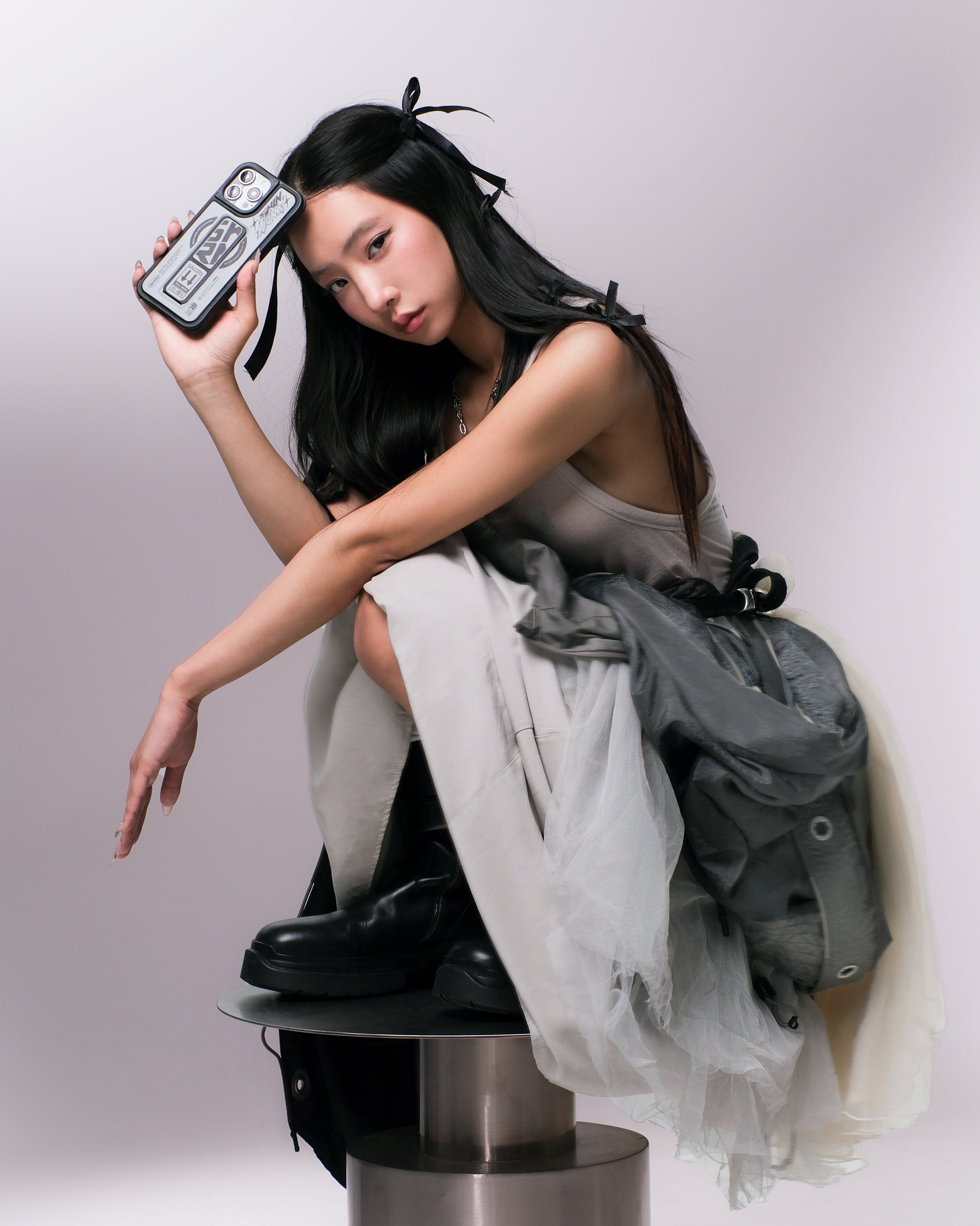 غلاف شحن مغناطيسي مع حامل لآيفون 16 برو ماكس من سكينارما كيرا كوباى