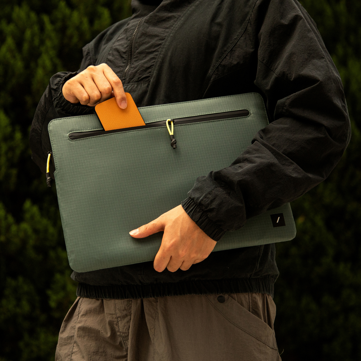 Native Union Ultralight Sleeve for MacBook Pro 14" - Slate Green #color_slate-green