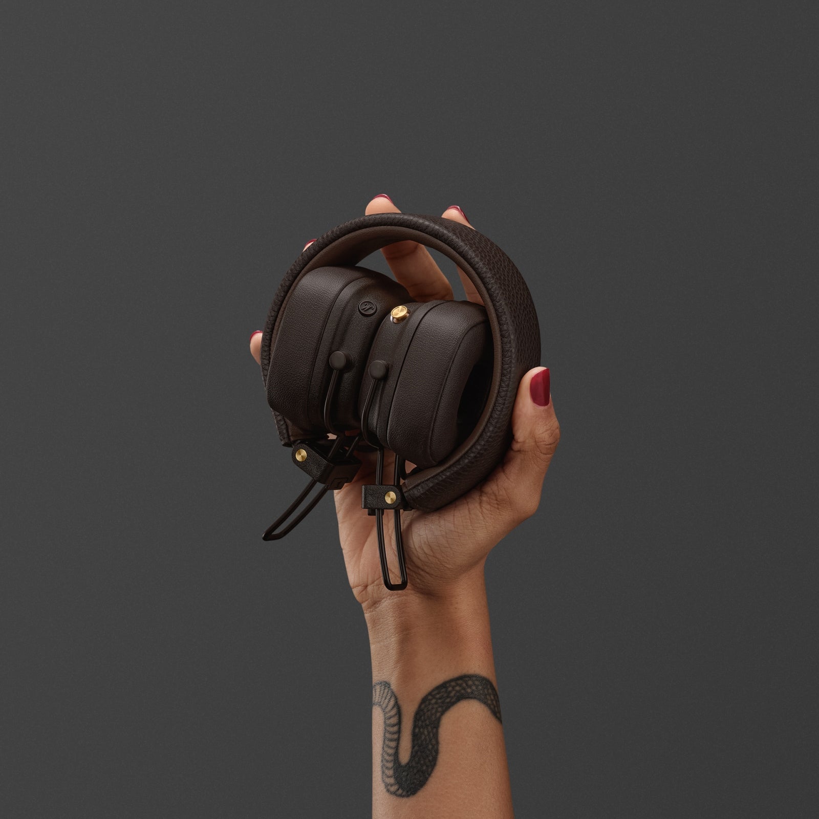Marshall Major V Bluetooth Headphones - Brown 