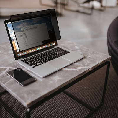 واقي شاشة الخصوصية لامتصاص الهواء Levelo Airshield لجهاز Macbook Pro 16”