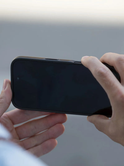 دبرامانتي 1928 آيسلندا ألترا D3O غلاف لآيفون 16 برو ماكس