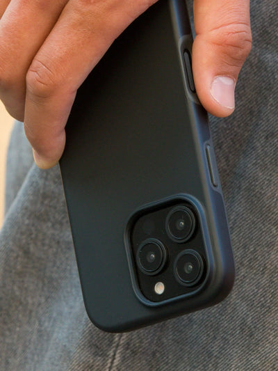 دبرامانتي 1928 آيسلندا ألترا D3O غلاف لآيفون 16 برو ماكس