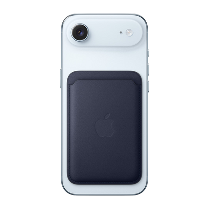 محفظة Apple iPhone FineWoven مع MagSafe