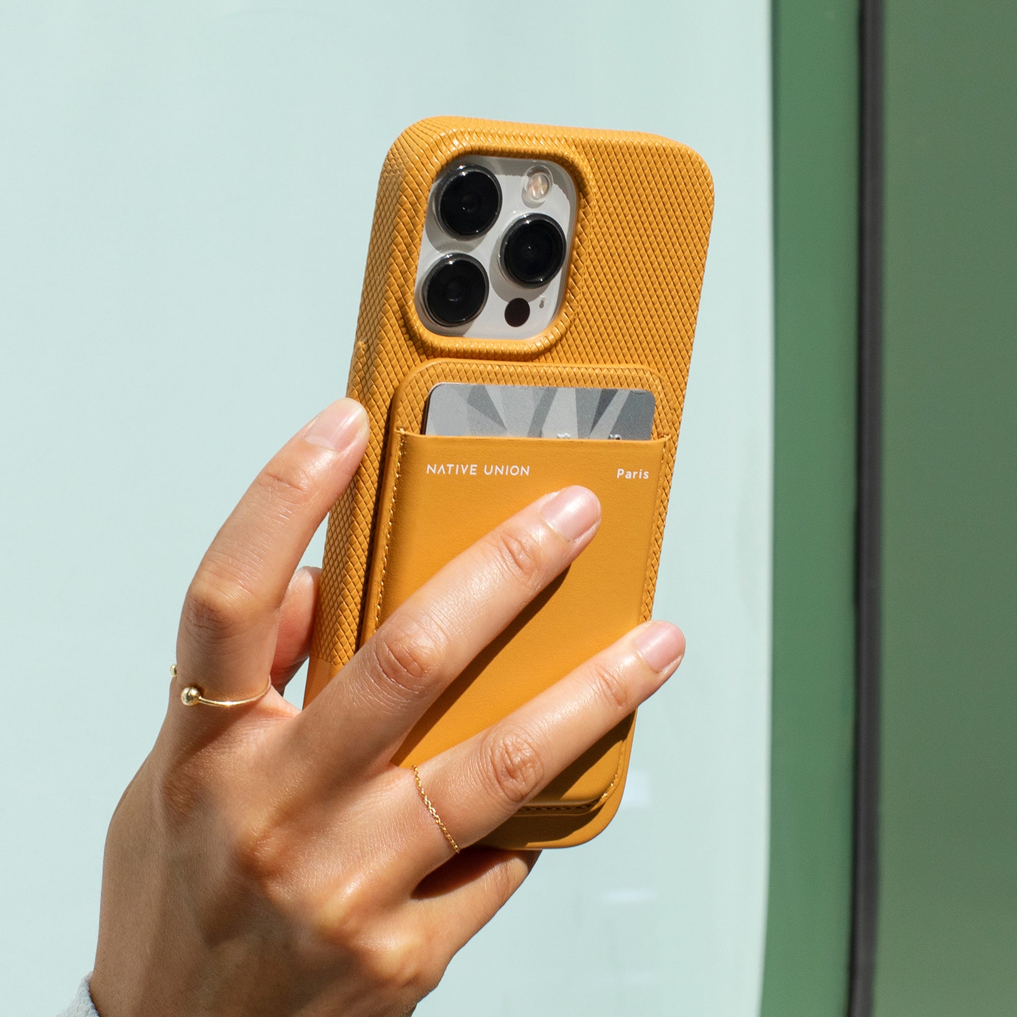 Native Union (Re)Classic MagSafe Wallet