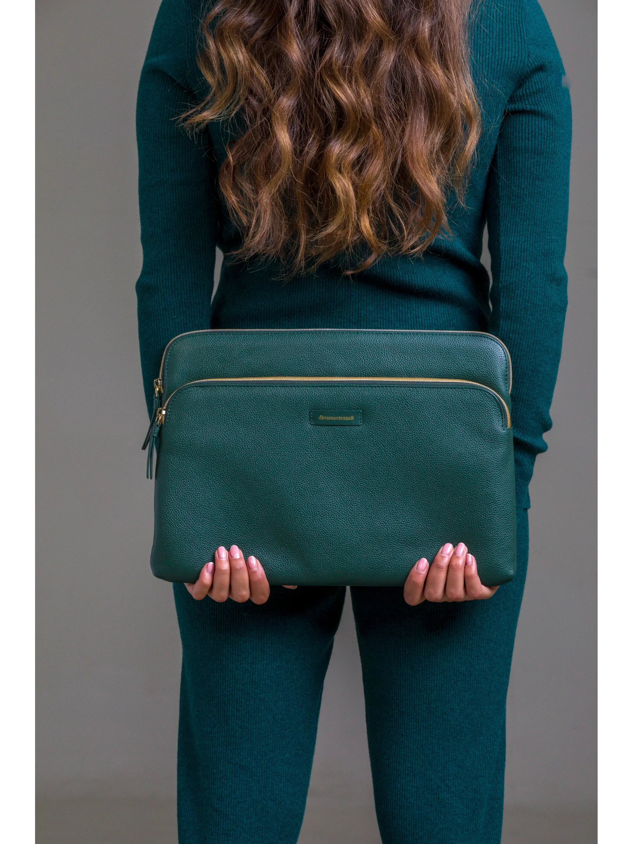 دبرامانتي 1928 باريس بلس سليف لماك بوك برو 14"