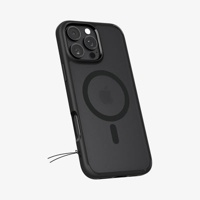 غلاف سبجن الترا هايبرد (ماج فيت) لآيفون 16 برو ماكس