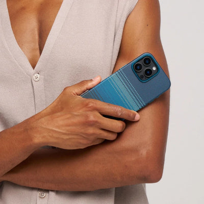 حافظة حماية عسكرية من بيتاكا لجهاز آيفون 16 برو