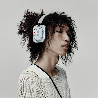 سماعة Nothing (1) مع ضمان دولي لمدة عام واحد