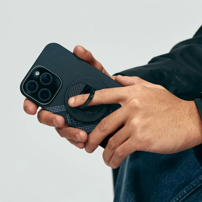 غلاف بيتاكا ريتروس المنسوج اللمسي لهاتف آيفون 16 برو