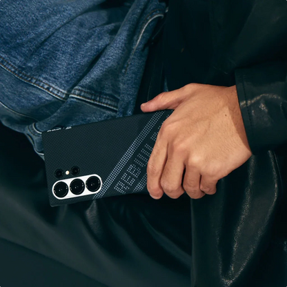 غلاف بيتاكا ريتروس المنسوج اللمسي لهاتف آيفون 16 برو