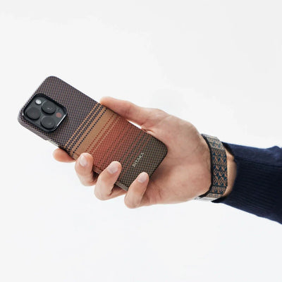 حافظة حماية عسكرية من بيتاكا لجهاز آيفون 16 برو